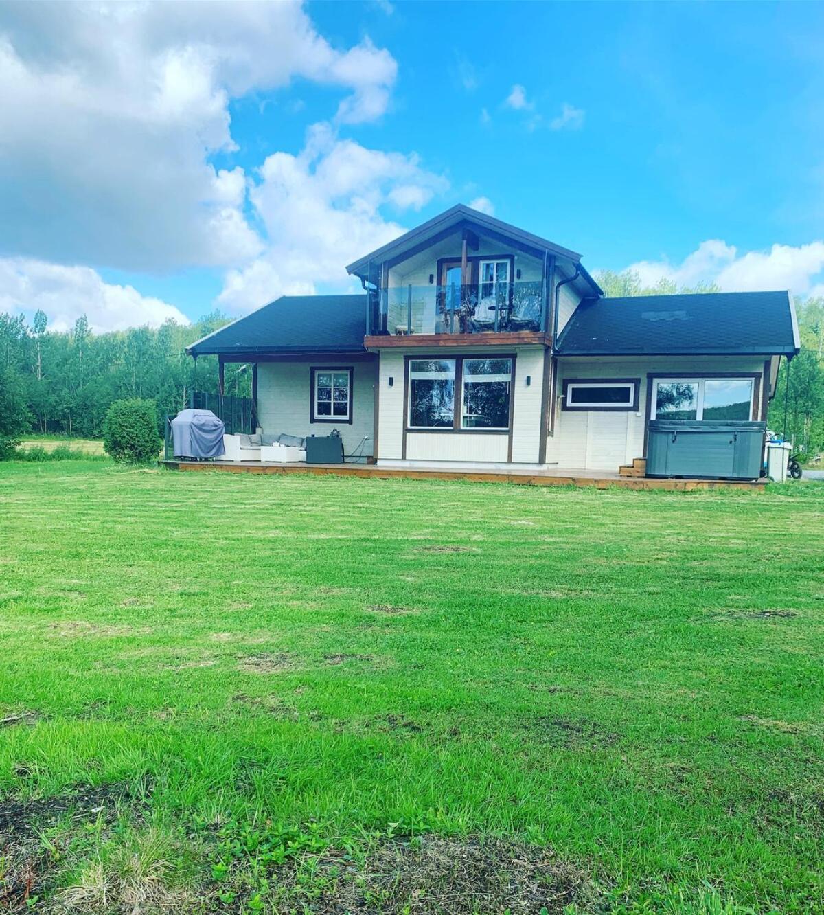 Cottage With Good Standard Next To Neiden River エクステリア 写真